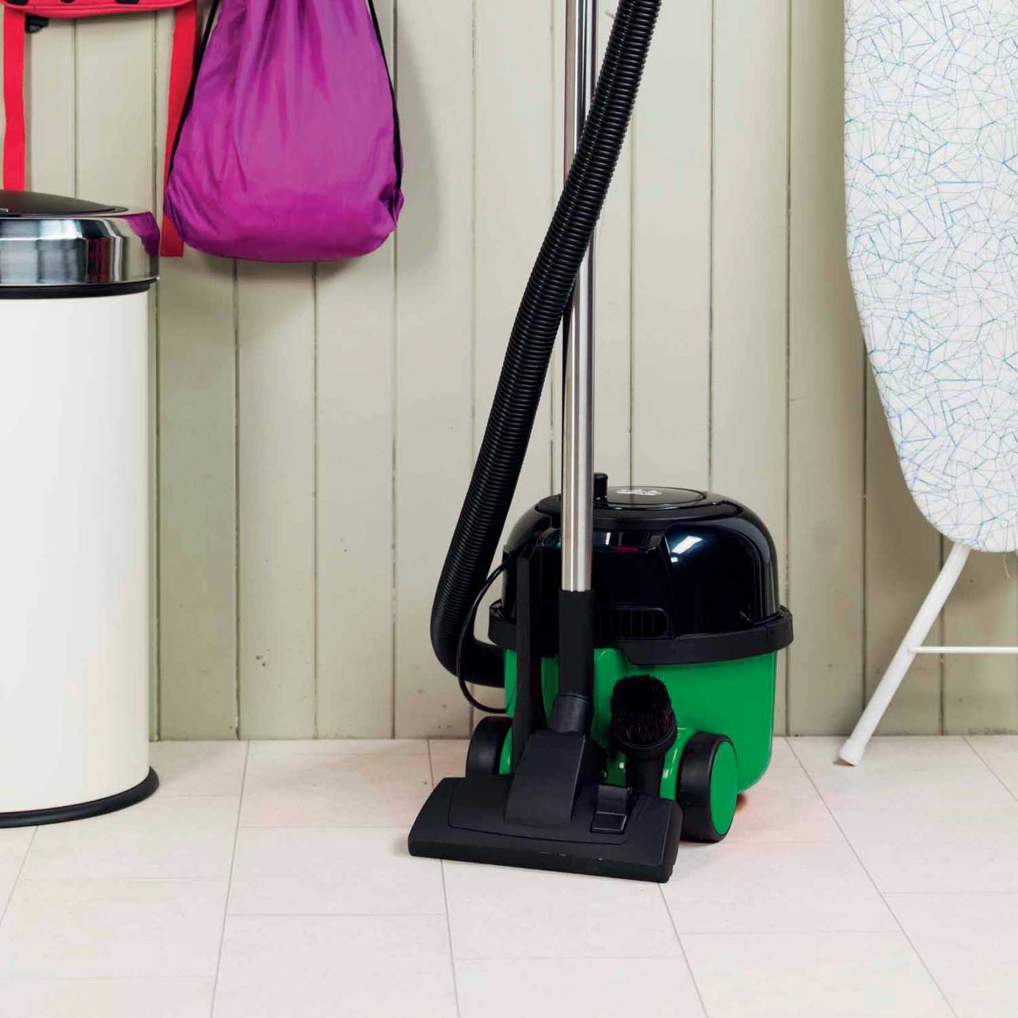HENRY COMPACT VACUUM CLEANER GREEN 230V HVR160