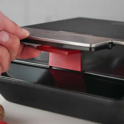 820W 2 SLICE EASY CLEAN SANDWICH MAKER