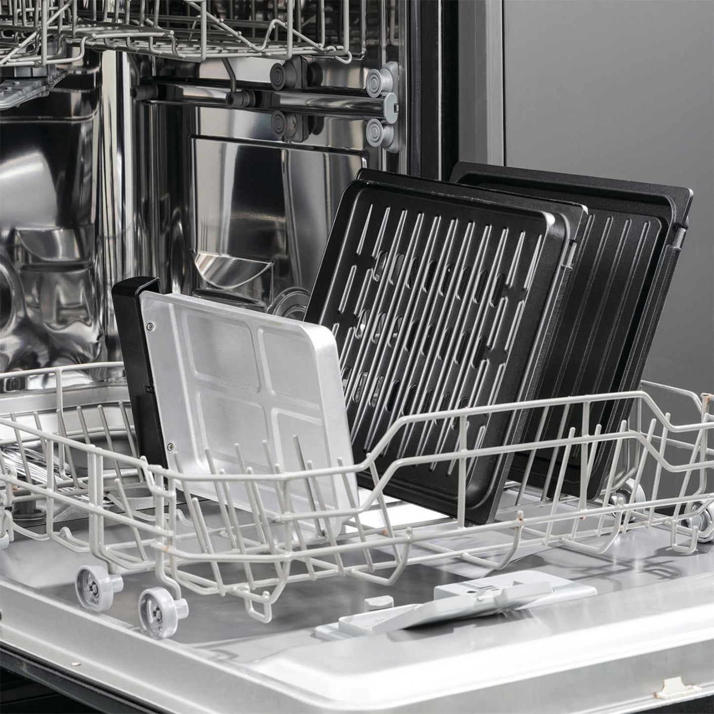 MEDIUM SMOKELESS GRILL