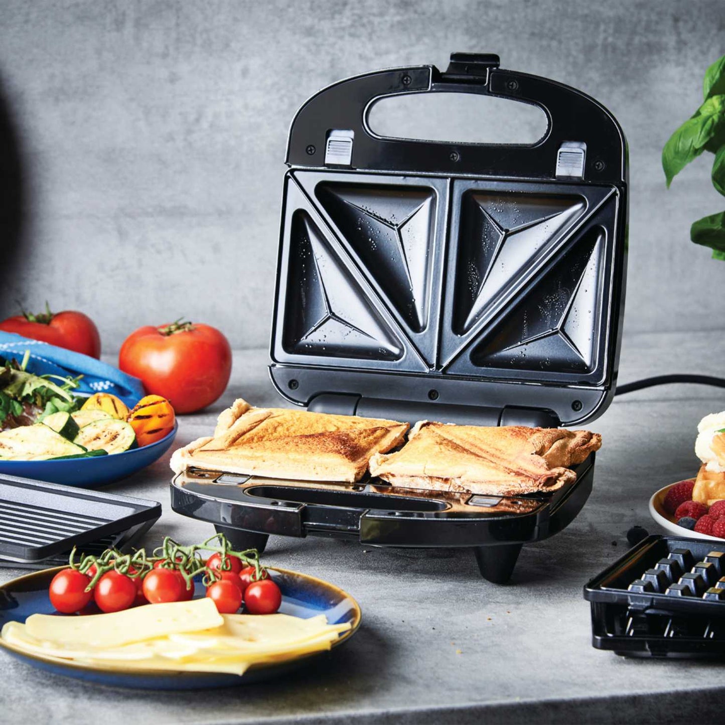 3 IN 1 DEEP FILL SANDWICH, GRILL AND WAFFLE